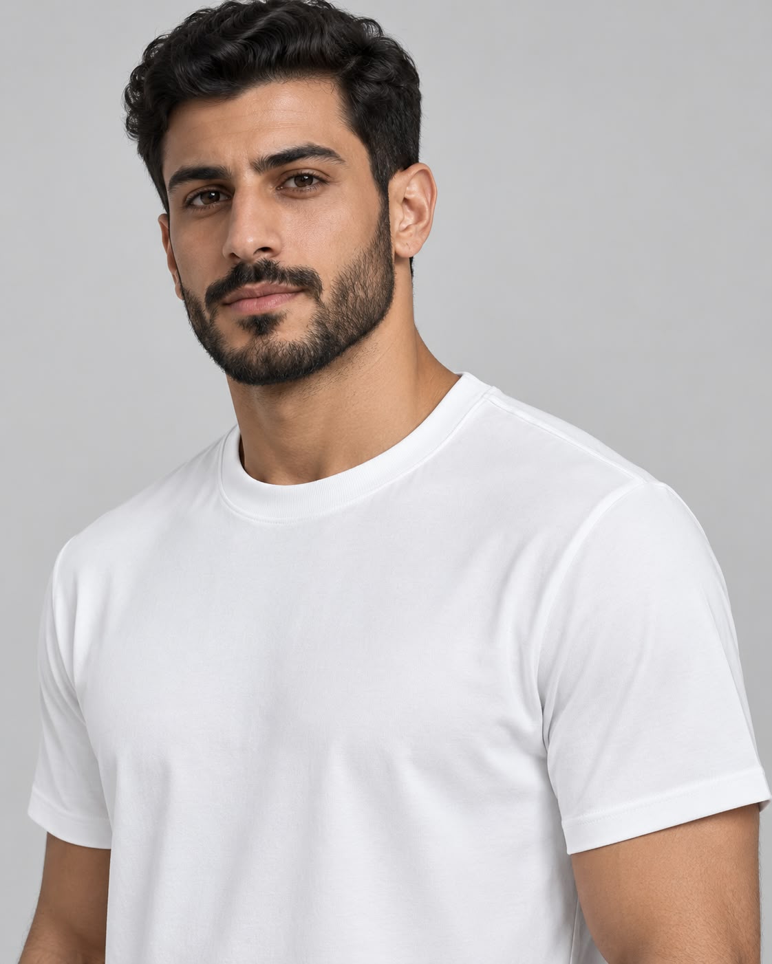 أبيض