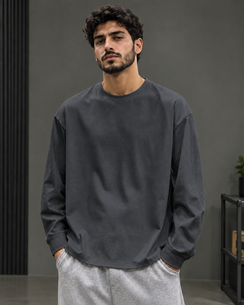 رمادي غامق