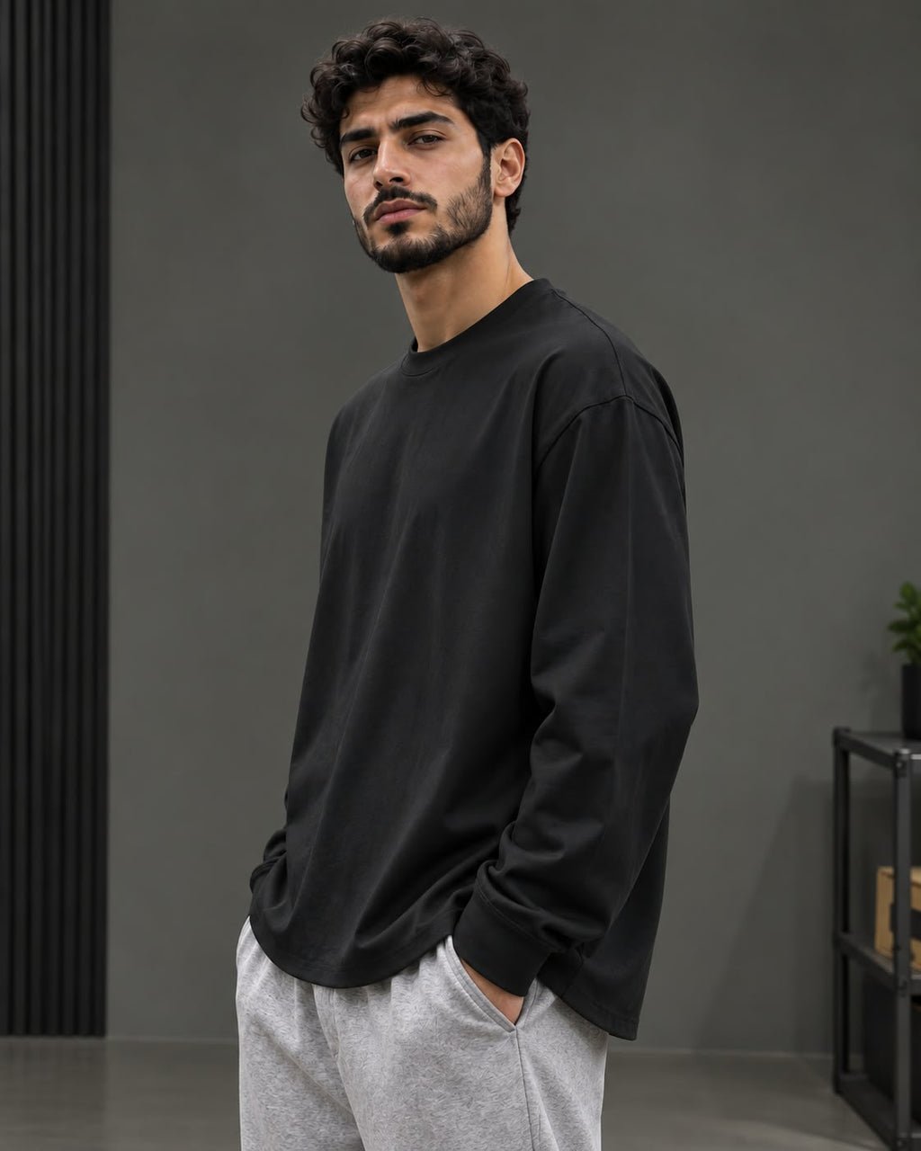 أسود