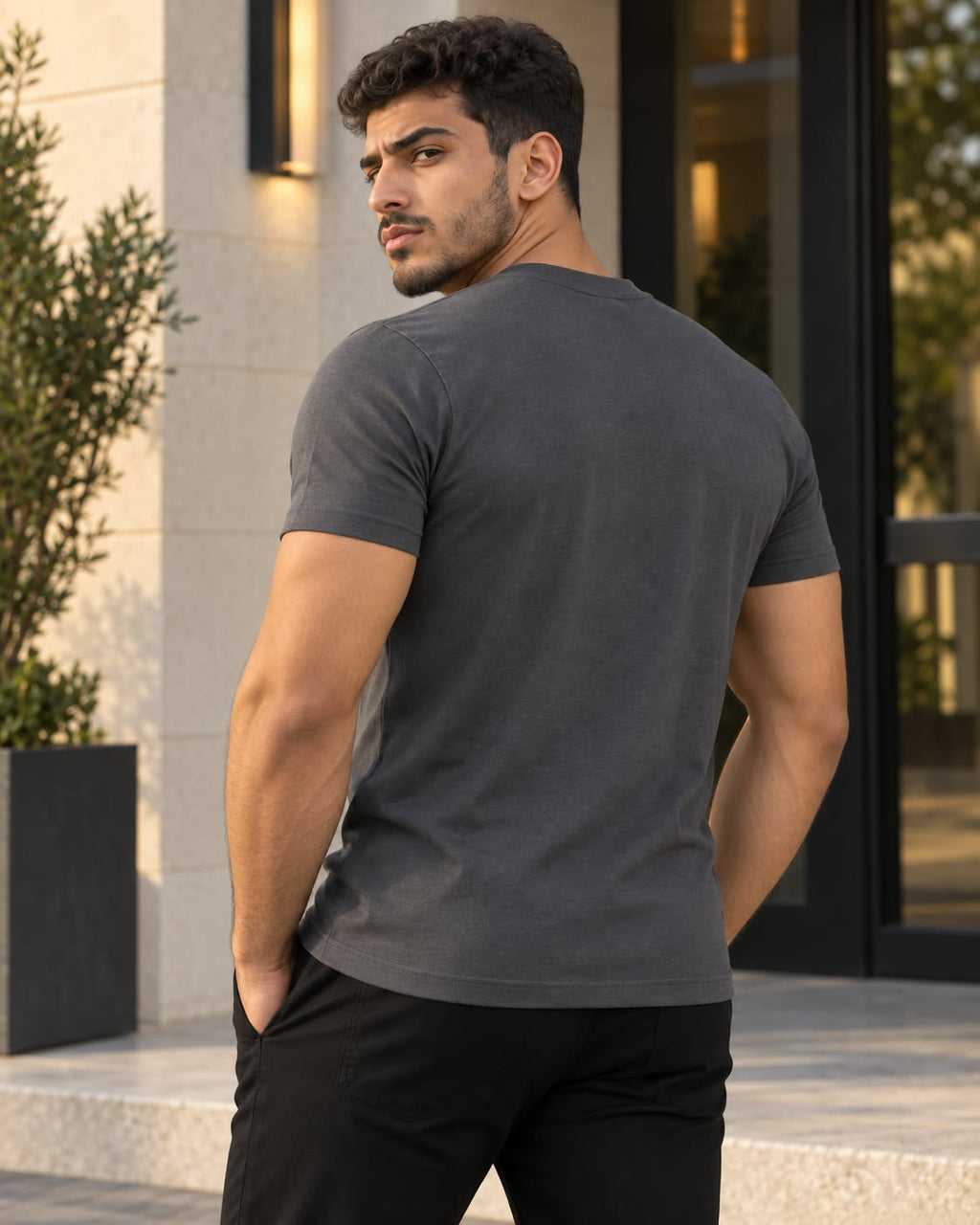 رمادي غامق