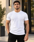 أبيض