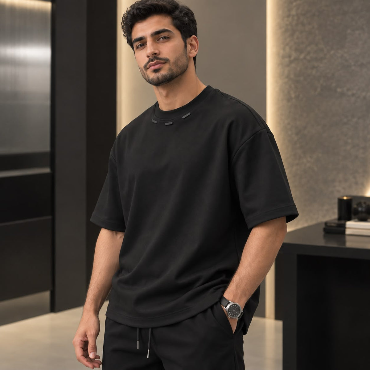 أسود