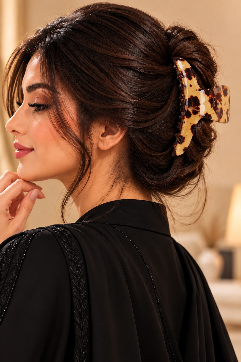مشبك شعر كبير على شكل قرش من الأسيتات بتصميم كلاسيكي