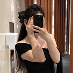 أسود بنقاط سوداء