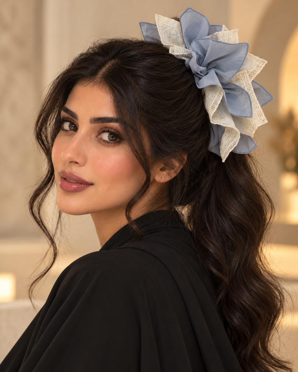 أزرق فاتح مع وشاح مربع غير منتظم بثلاث طبقات
