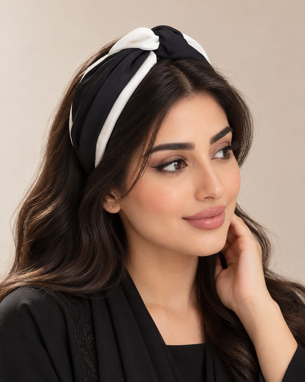أسود