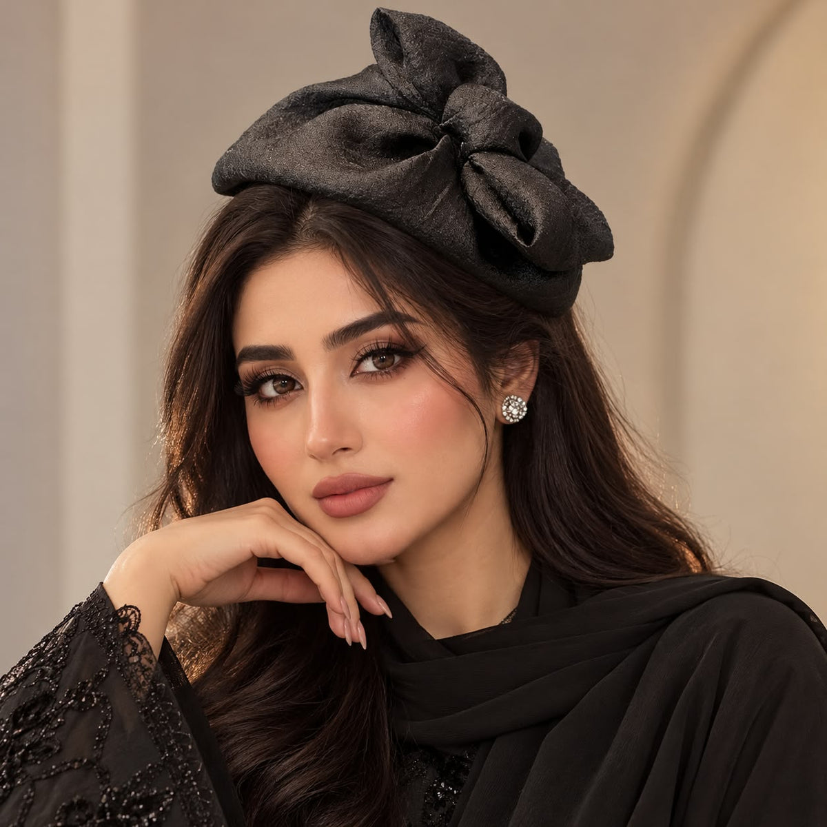 قبعة بطاقة بفيونكة سوداء