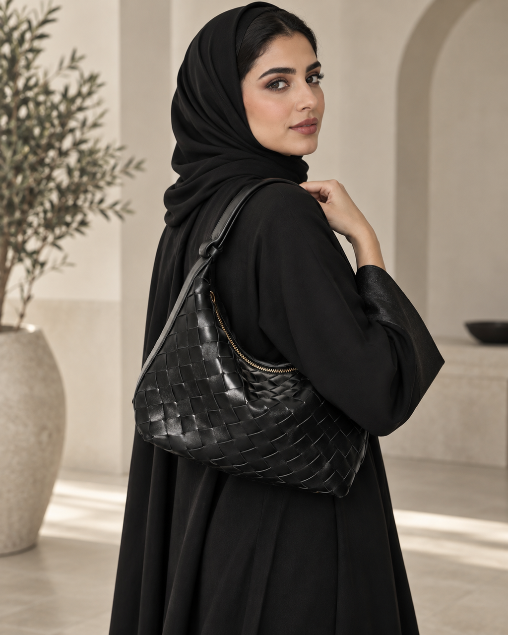 أسود
