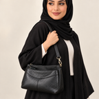 أسود